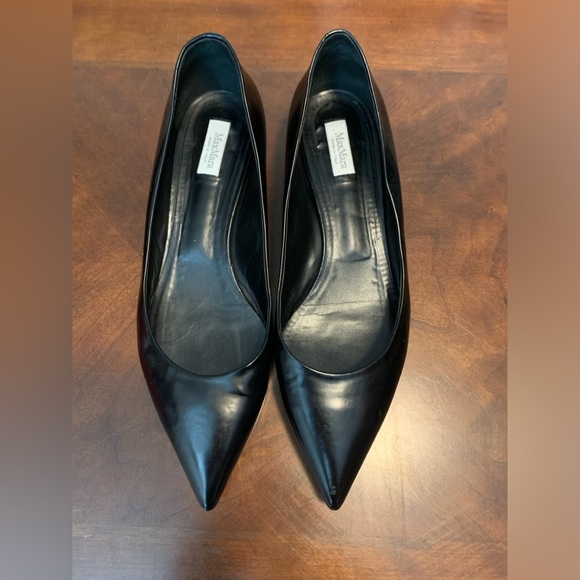 Max Mara black leather with small gold heel in EUC 🥰 - Picture 8 of 8